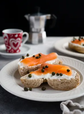 Smoked salmon on toast with capers and coffee