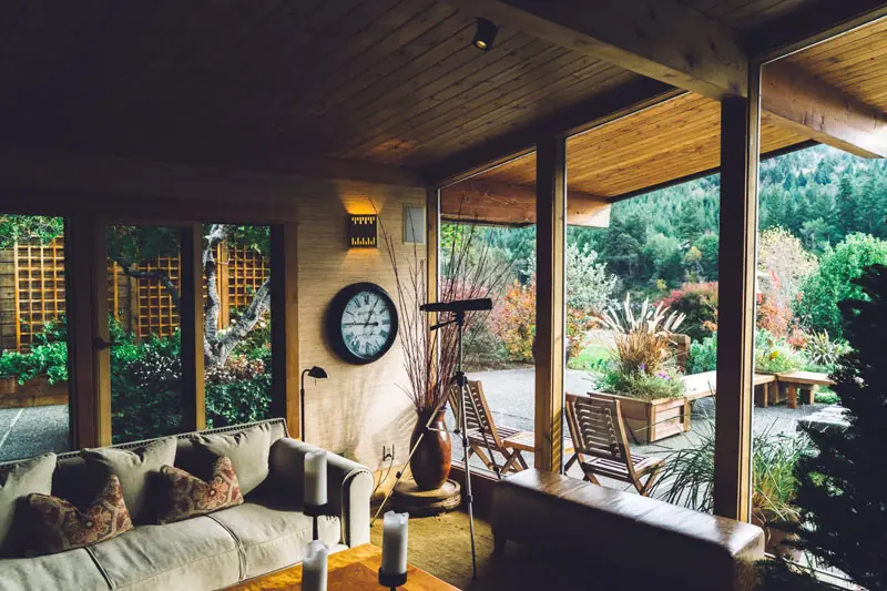Garden Room: covered veranda looking onto the garden